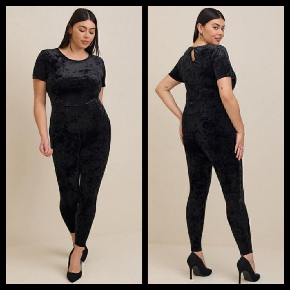 5X 28W Torrid Black Full Length Crushed Velvet Catsuit Short Sleeve 27" Inseam
